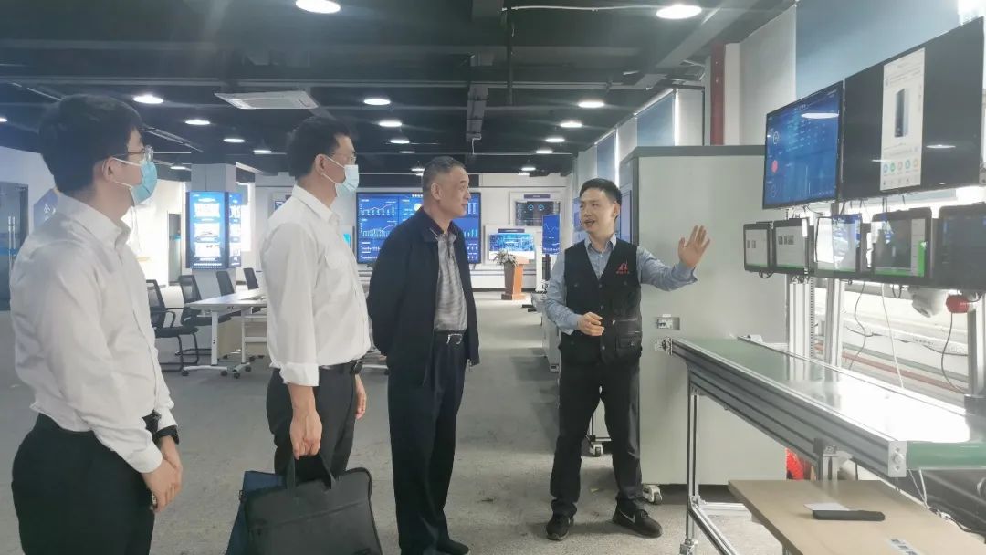 市監局及工信局領導開展企業質量數字化升級調研