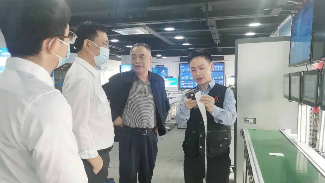 市監局及工信局領導開展企業質量數字化升級調研